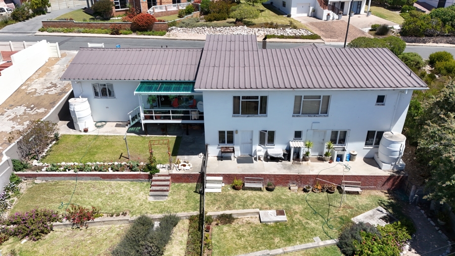 4 Bedroom Property for Sale in Struisbaai Western Cape